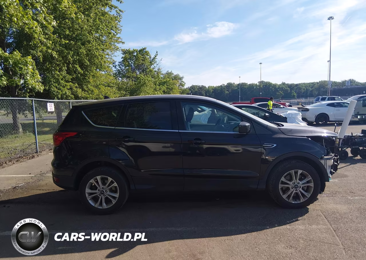 2019 Ford Escape Se VIN:1FMCU9GD4KUB43104 - 13