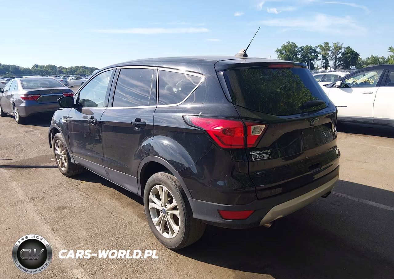 2019 Ford Escape Se VIN:1FMCU9GD4KUB43104 - 3