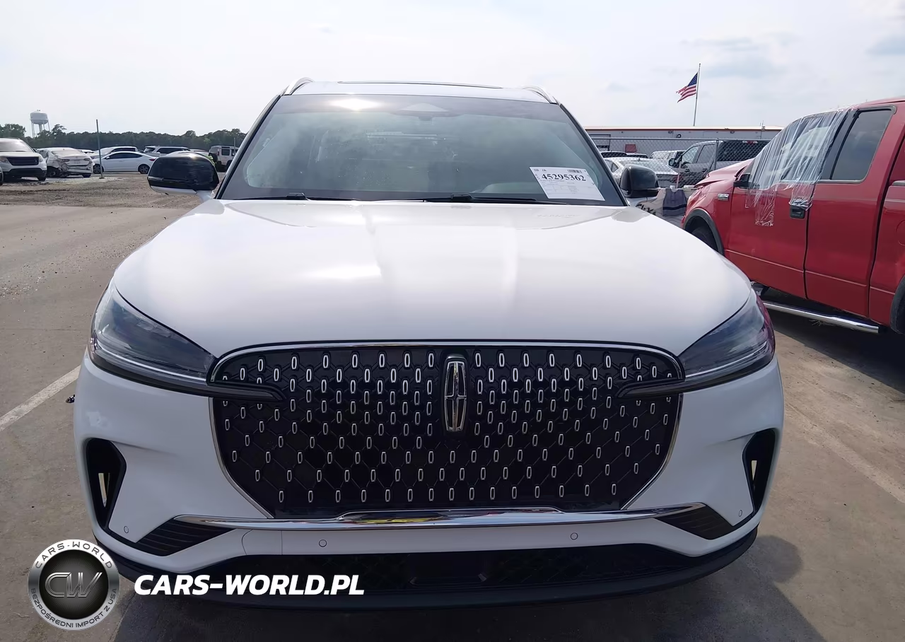 2025 Lincoln Aviator Premiere VIN:5LM5J6XC8SGL28839 - 12