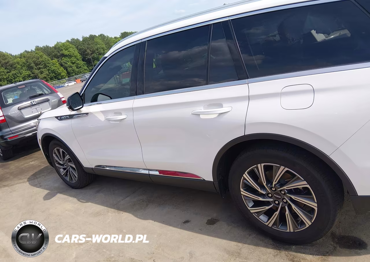 2025 Lincoln Aviator Premiere VIN:5LM5J6XC8SGL28839 - 14