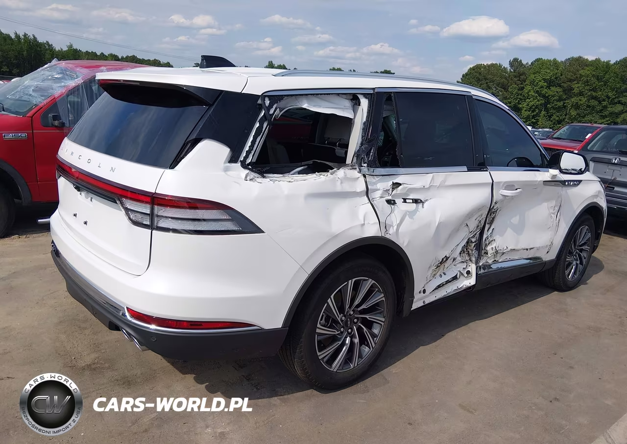 2025 Lincoln Aviator Premiere VIN:5LM5J6XC8SGL28839 - 4