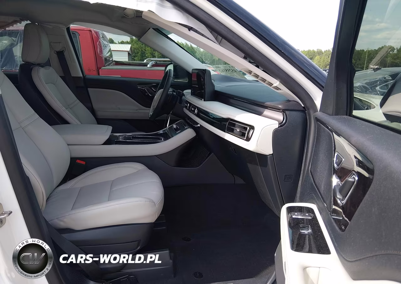 2025 Lincoln Aviator Premiere VIN:5LM5J6XC8SGL28839 - 5