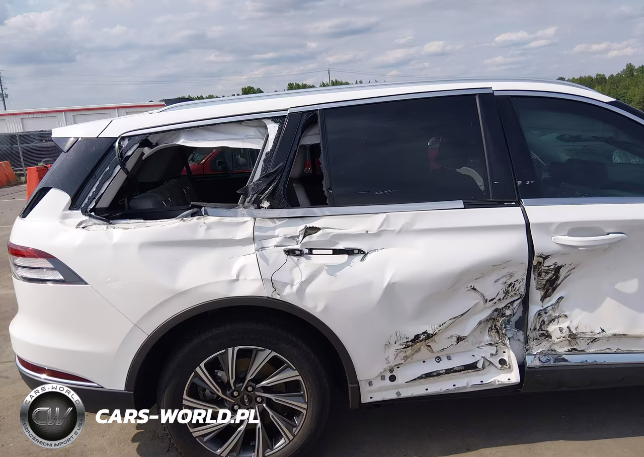2025 Lincoln Aviator Premiere VIN:5LM5J6XC8SGL28839 - 6