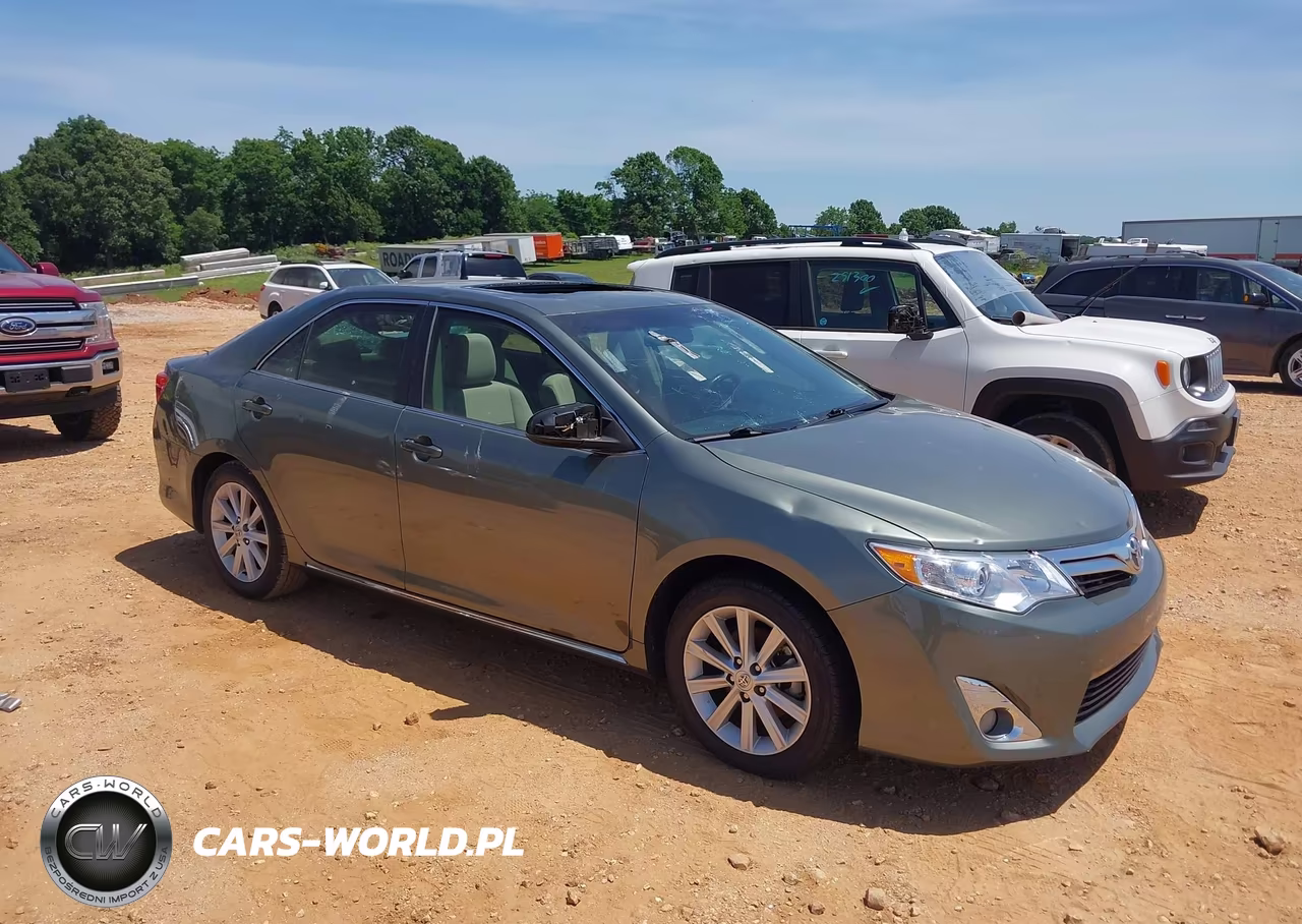 2013 Toyota Camry Xle – zdjęcie 1 z 17