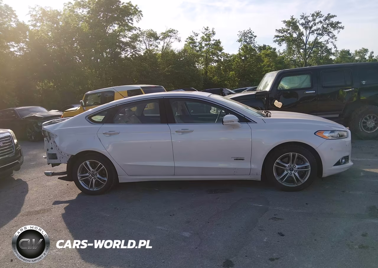 2016 Ford Fusion Energi Titanium VIN:3FA6P0SU6GR336676 - 13