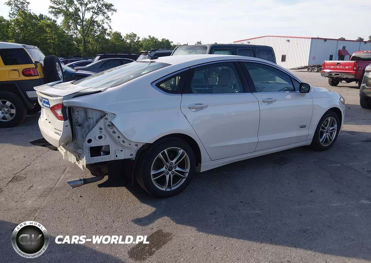 2016 Ford Fusion Energi Titanium VIN:3FA6P0SU6GR336676 - 4