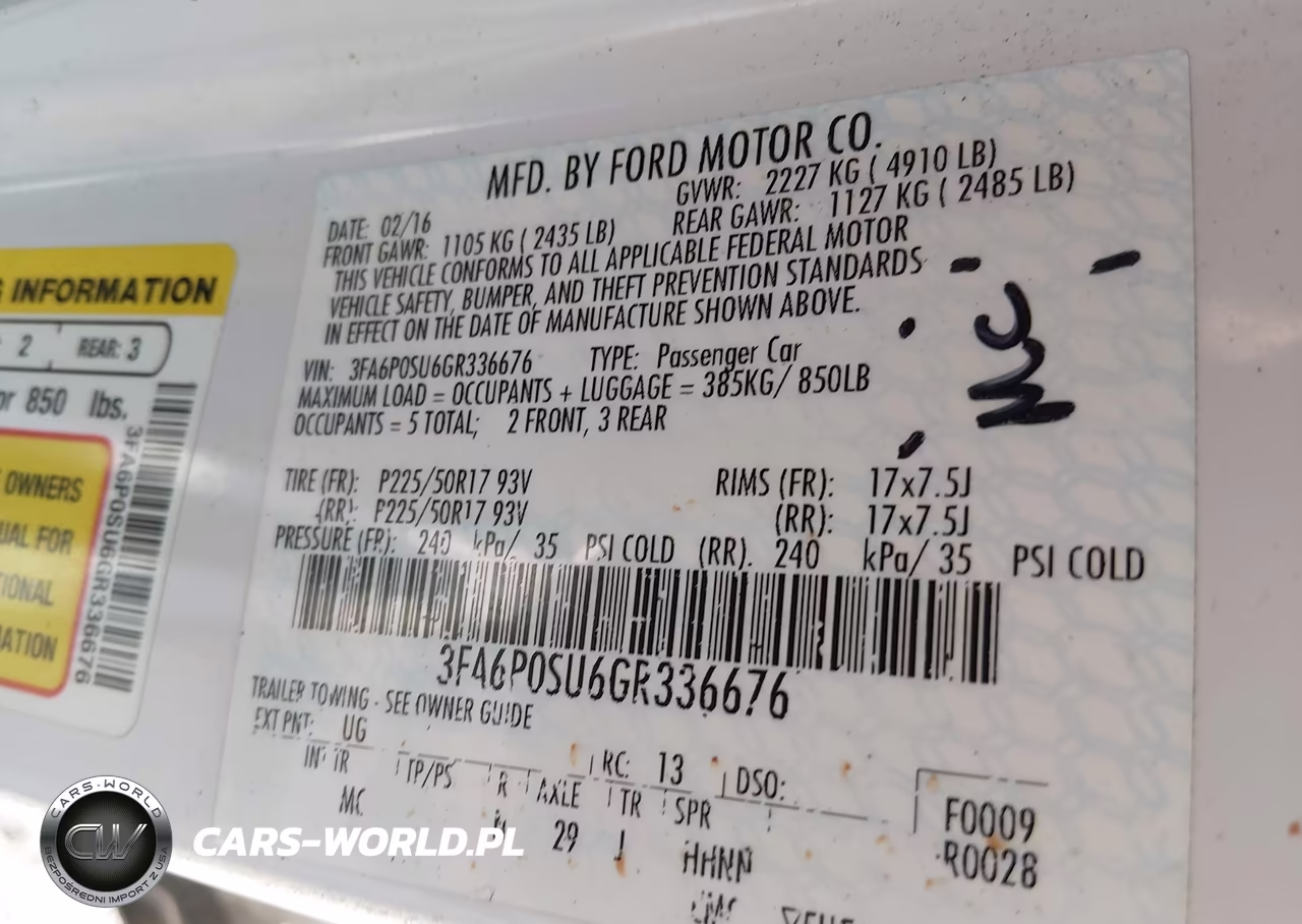 2016 Ford Fusion Energi Titanium VIN:3FA6P0SU6GR336676 - 9