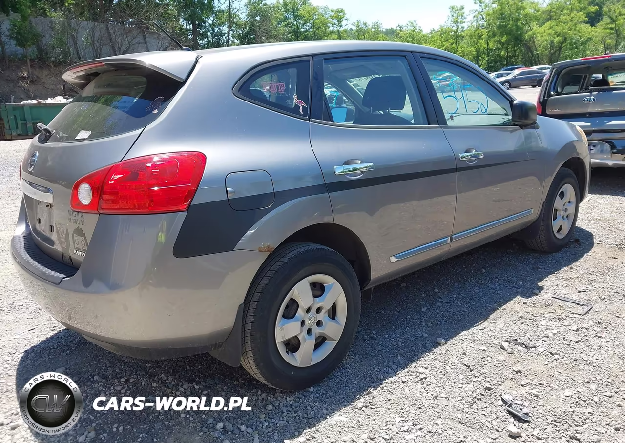 2011 Nissan Rogue S VIN:JN8AS5MV1BW689424 - 4