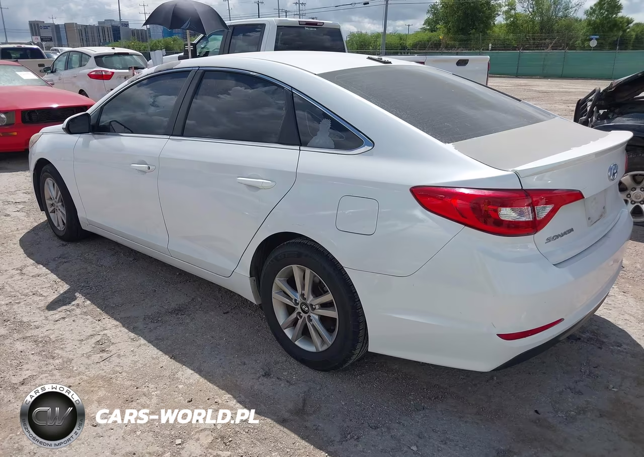 2016 Hyundai Sonata VIN:5NPE24AF3GH393466 - 3