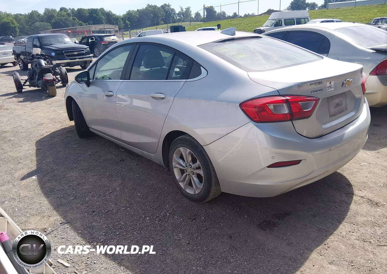 2019 Chevrolet Cruze Lt VIN:1G1BE5SMXK7121953 - 3