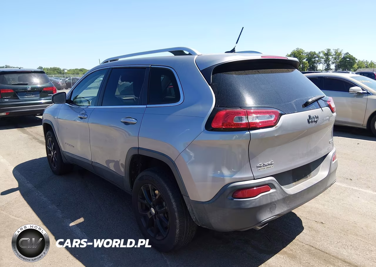 2014 Jeep Cherokee Latitude VIN:1C4PJMCSXEW152047 - 3