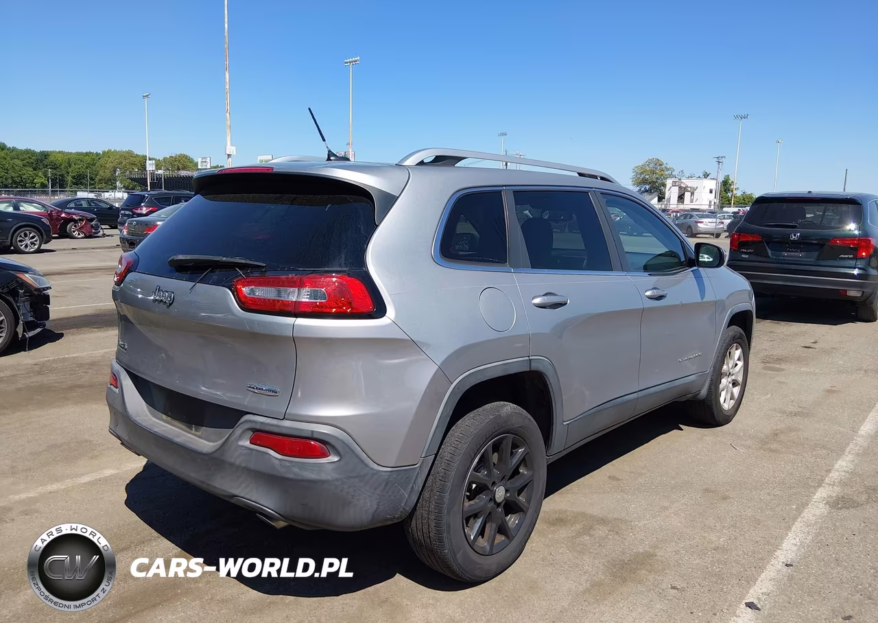2014 Jeep Cherokee Latitude VIN:1C4PJMCSXEW152047 - 4