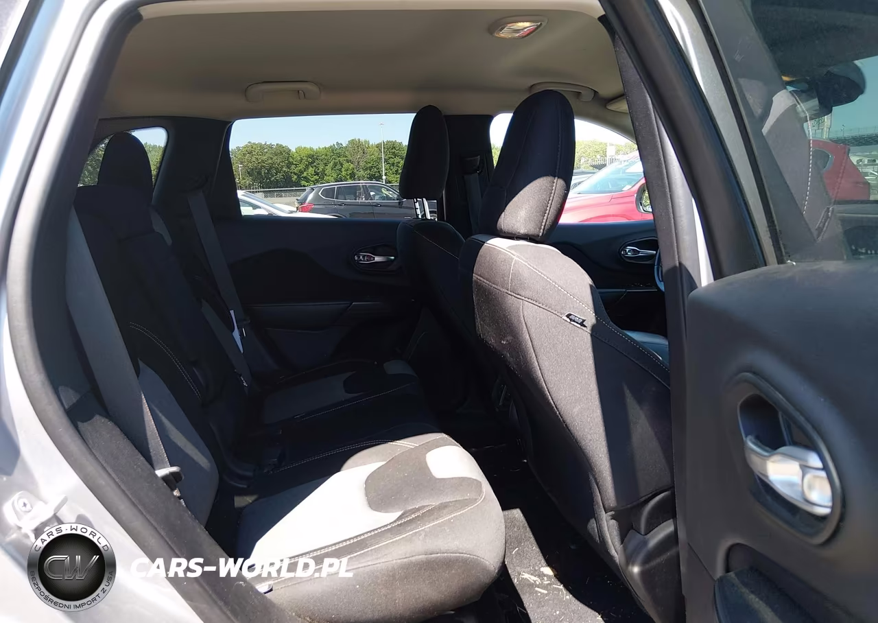 2014 Jeep Cherokee Latitude VIN:1C4PJMCSXEW152047 - 8