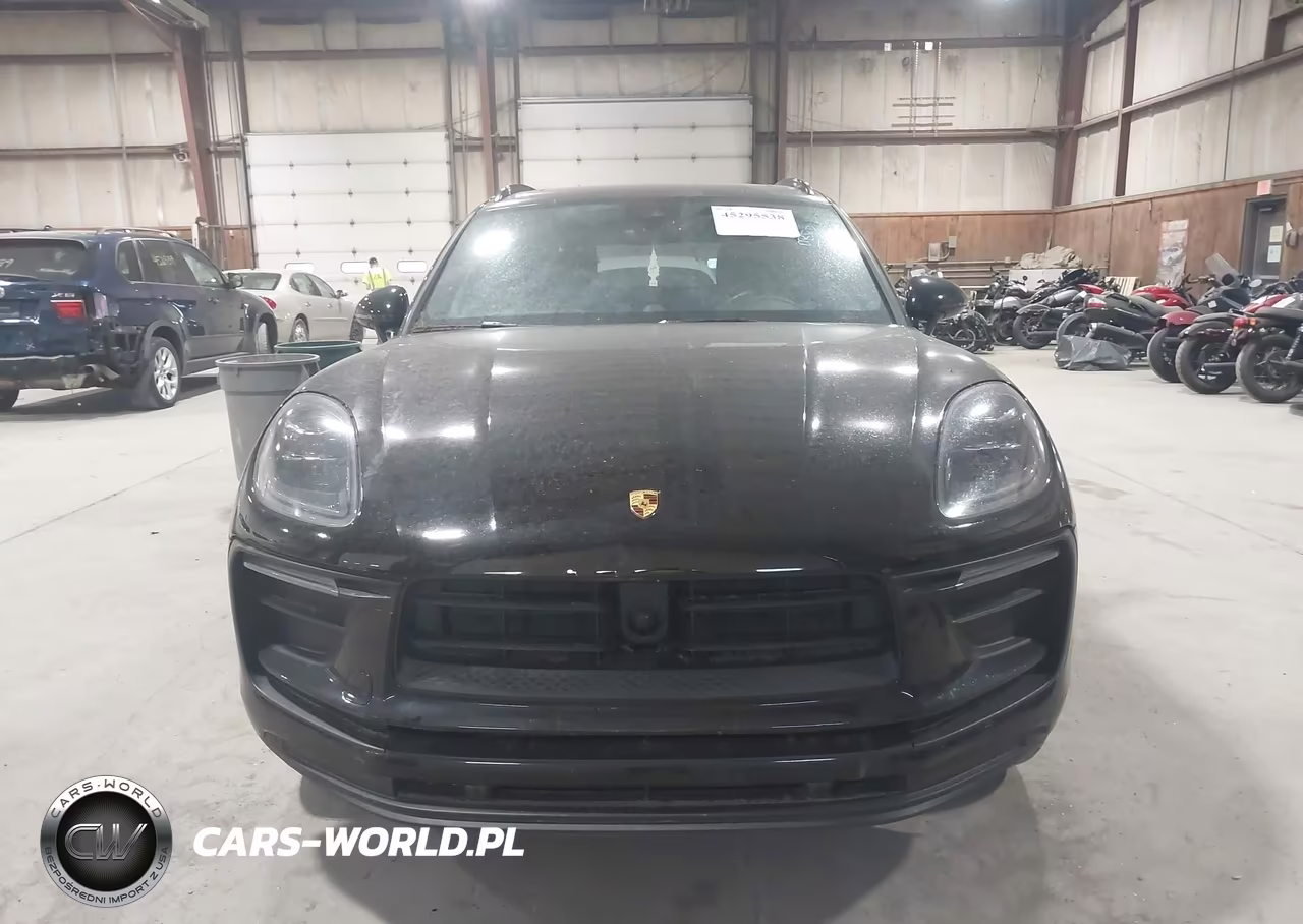 2023 Porsche Macan T VIN:WP1AA2A5XPLB08043 - 12