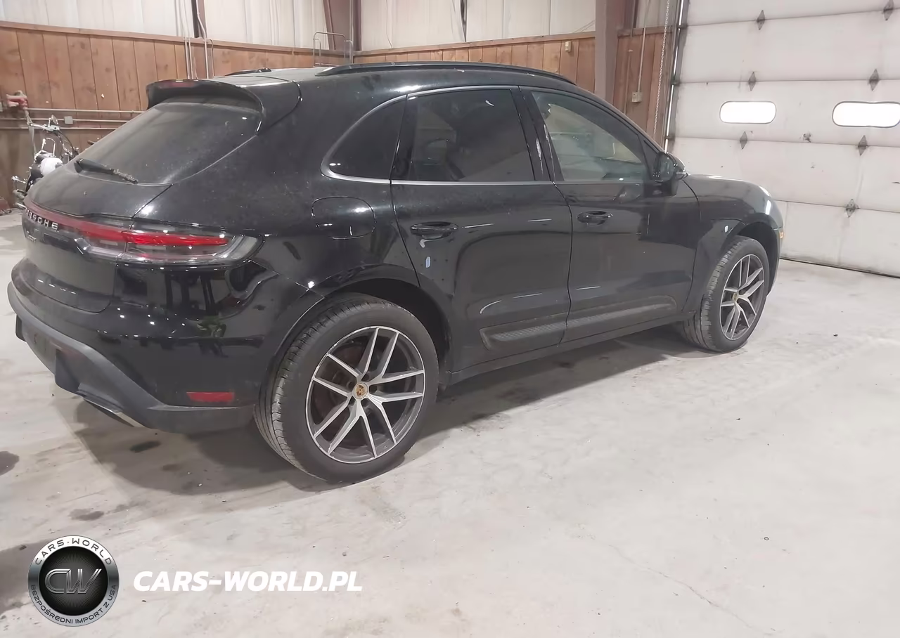 2023 Porsche Macan T VIN:WP1AA2A5XPLB08043 - 4