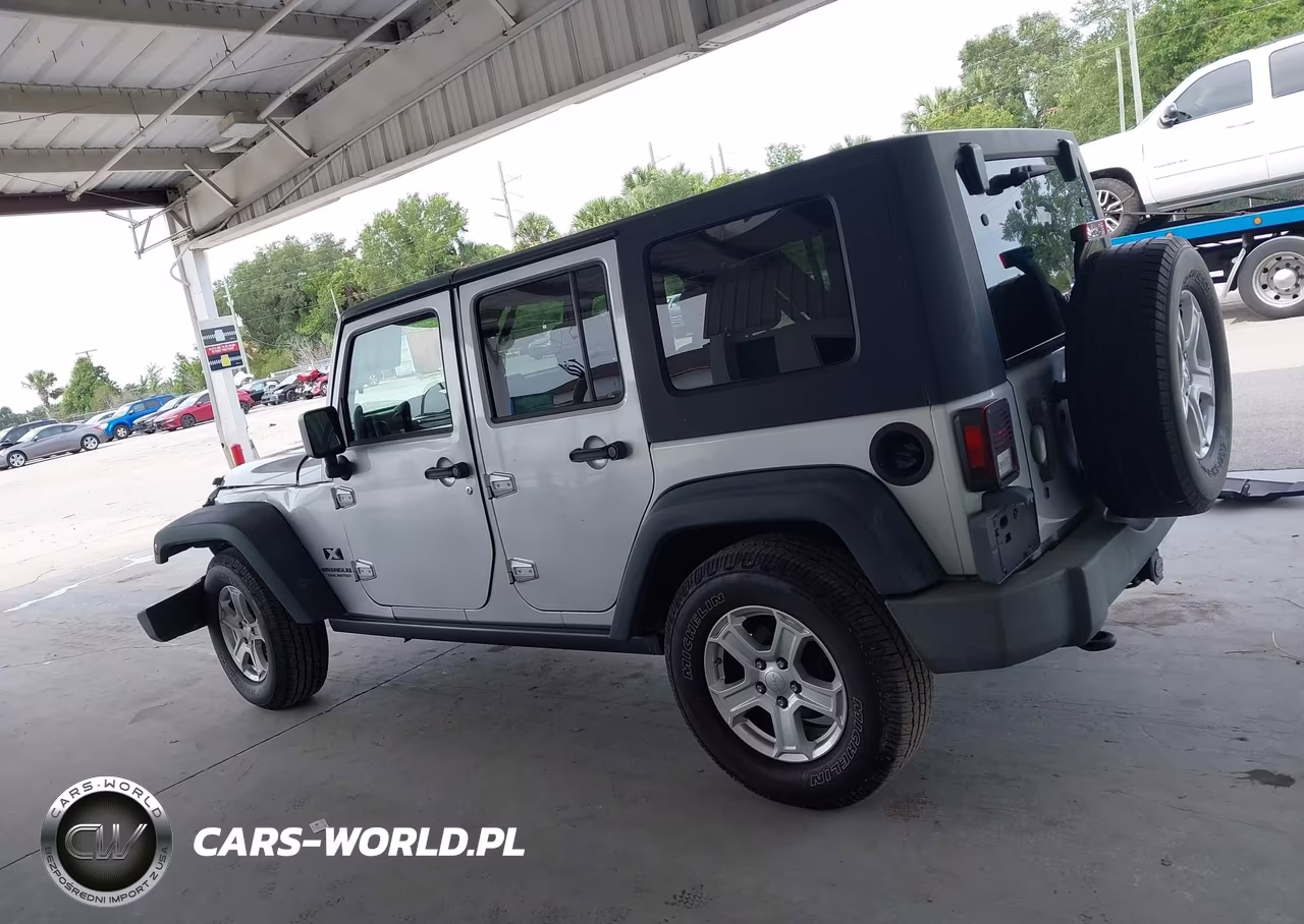2009 Jeep Wrangler Unlimited X VIN:1J4GB39199L756874 - 14