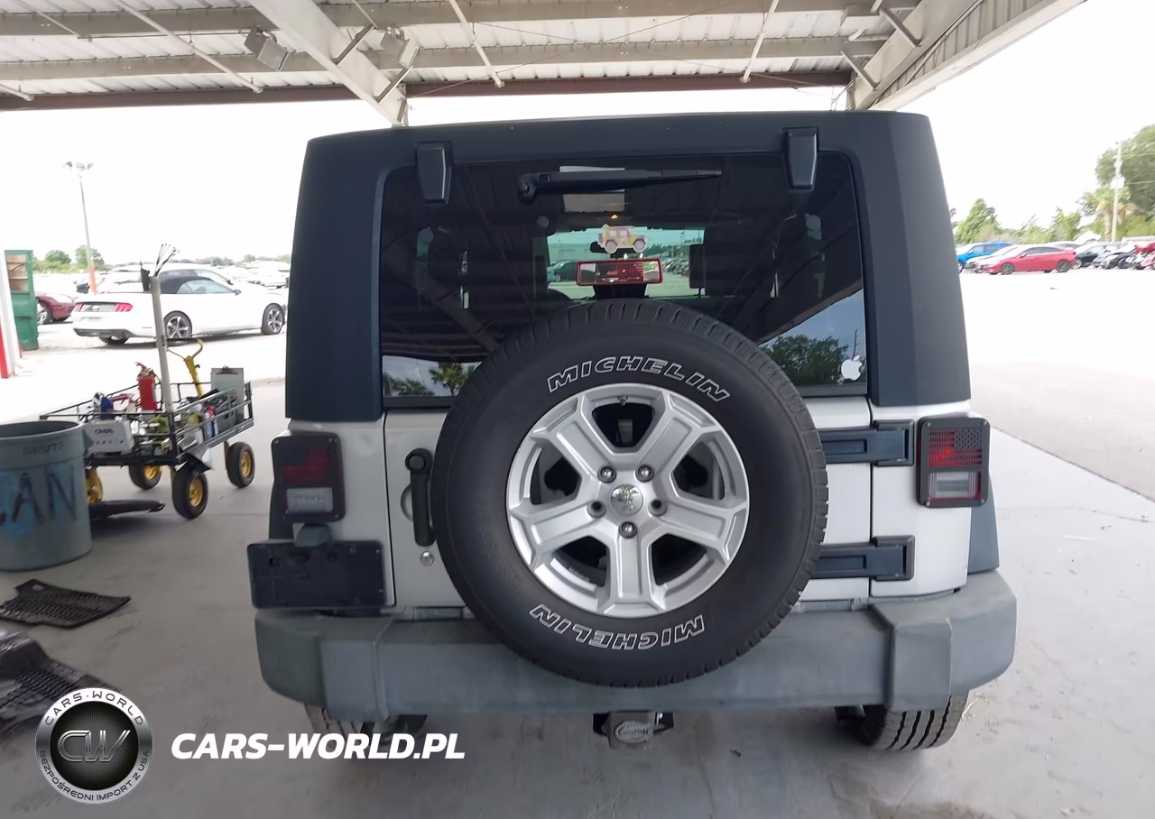 2009 Jeep Wrangler Unlimited X VIN:1J4GB39199L756874 - 16
