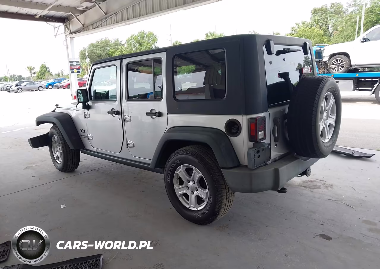 2009 Jeep Wrangler Unlimited X VIN:1J4GB39199L756874 - 3