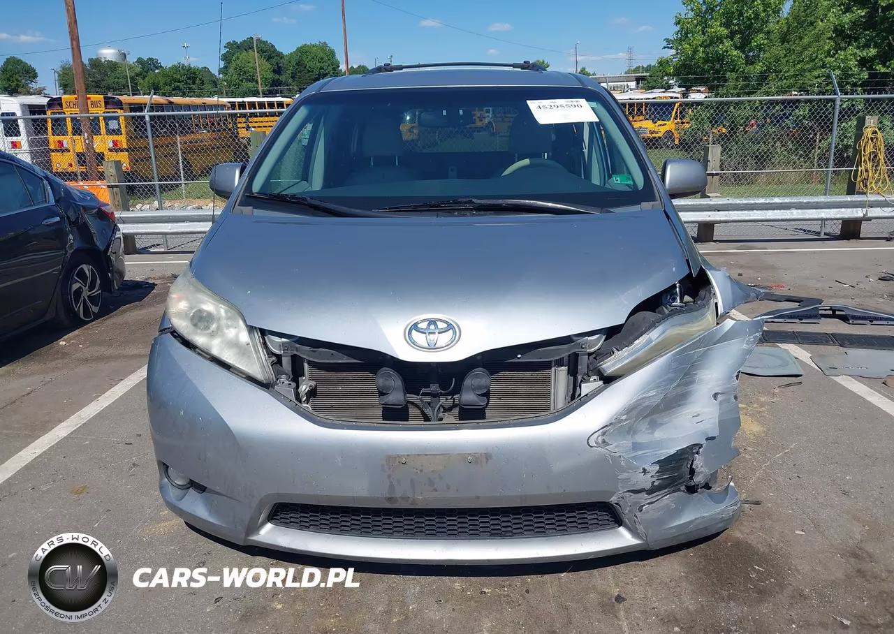 2014 Toyota Sienna Xle V6 8 Passenger VIN:5TDYK3DC7ES483705 - 13