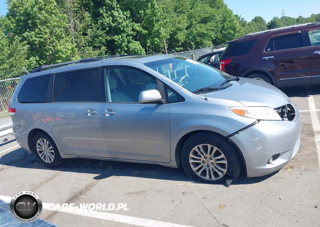 2014 Toyota Sienna Xle V6 8 Passenger VIN:5TDYK3DC7ES483705 - 14
