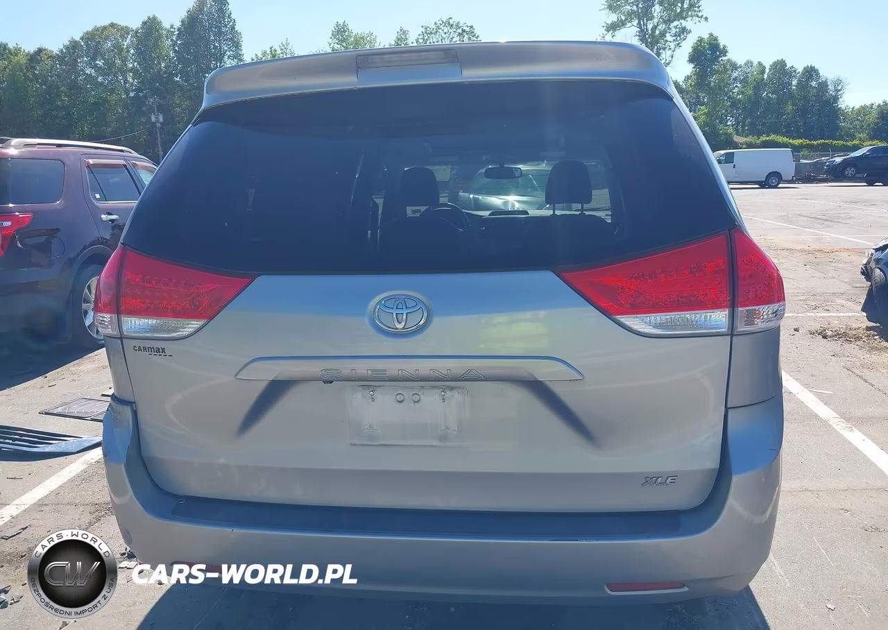 2014 Toyota Sienna Xle V6 8 Passenger VIN:5TDYK3DC7ES483705 - 17