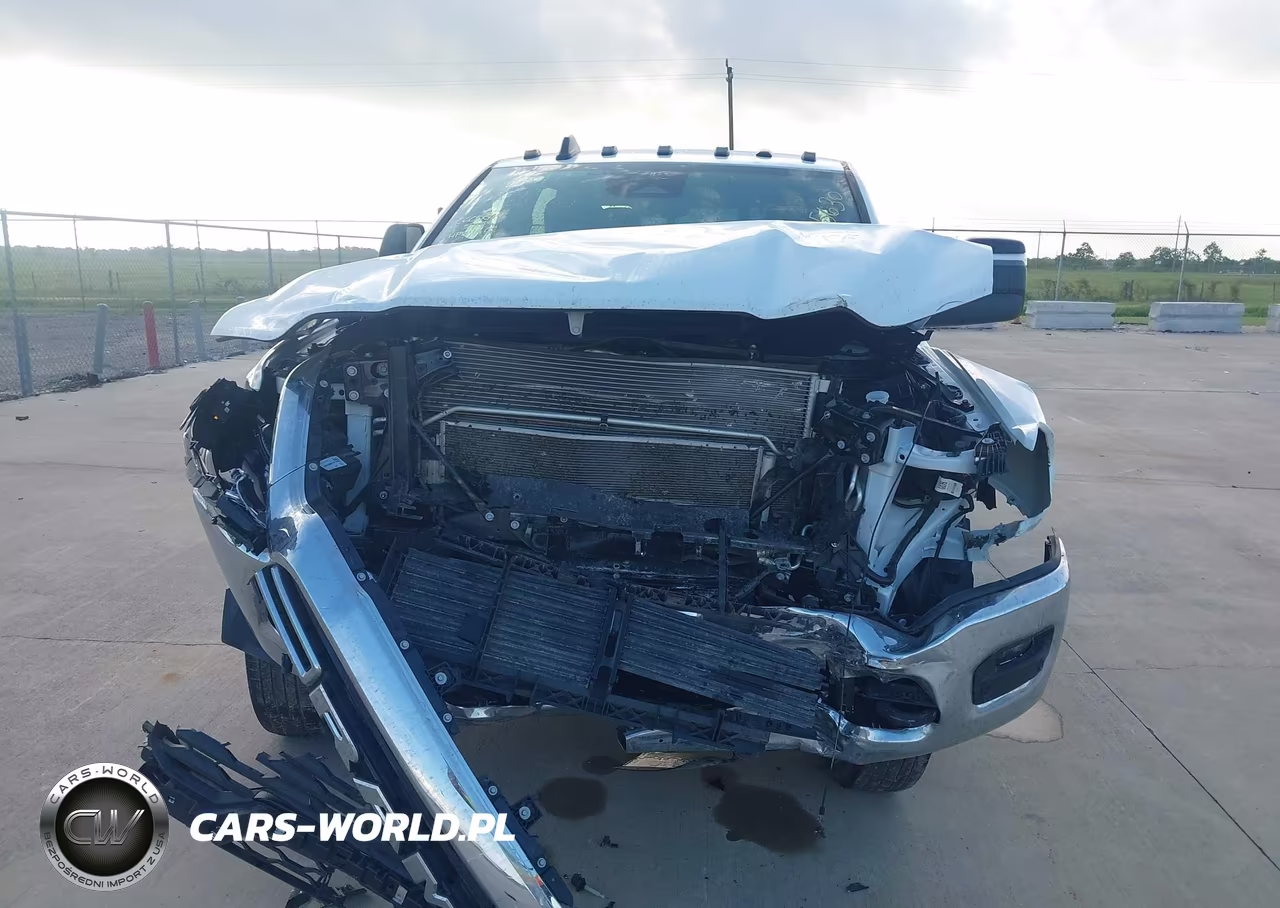 2026 Ram 3500 VIN:3C63RRGL1TG228622 - 10