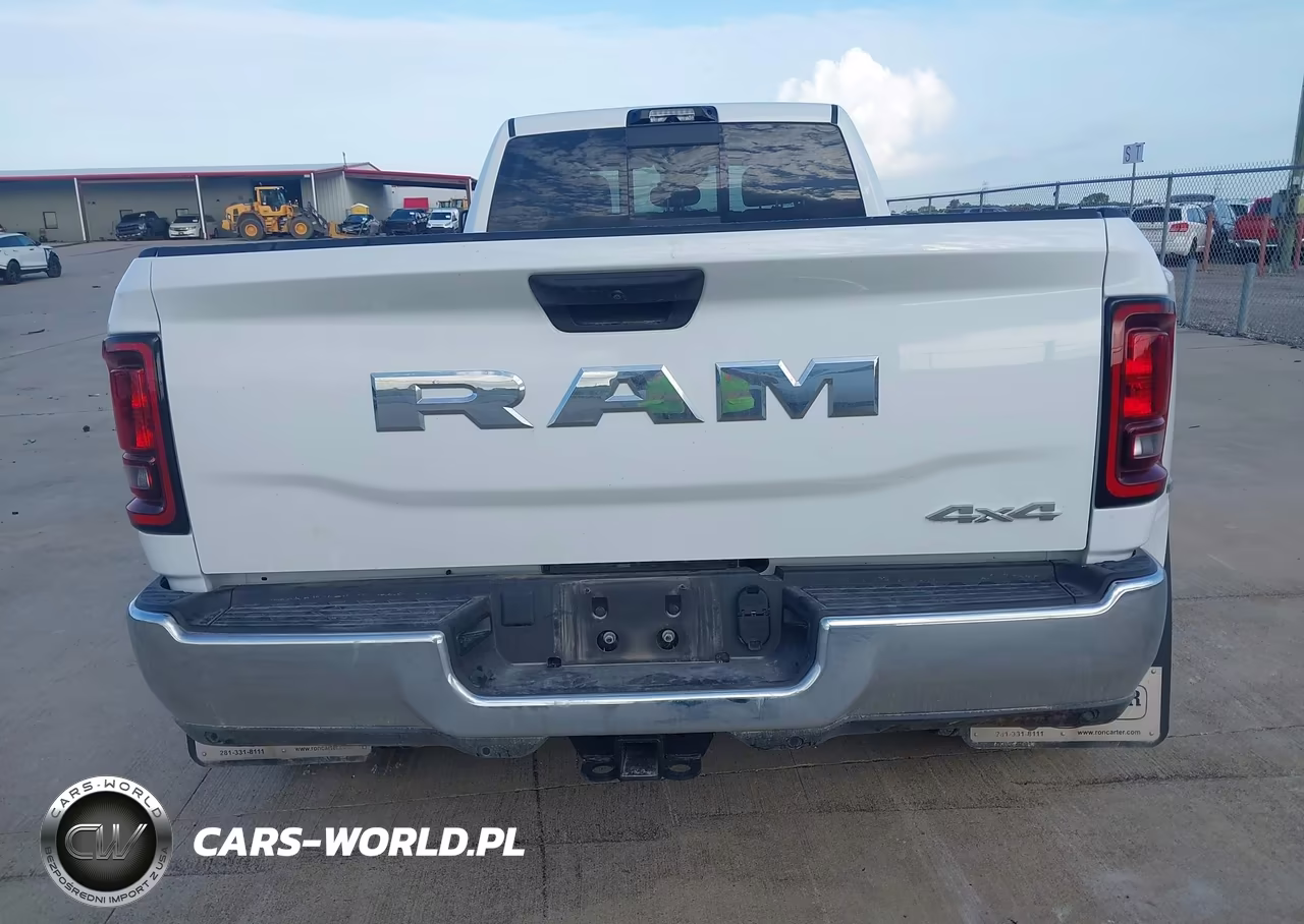 2026 Ram 3500 VIN:3C63RRGL1TG228622 - 14