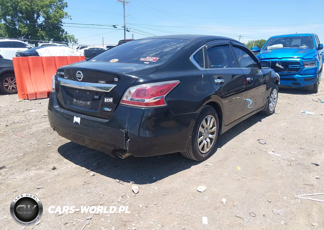 2014 Nissan Altima 2.5 S VIN:1N4AL3APXEC117900 - 4