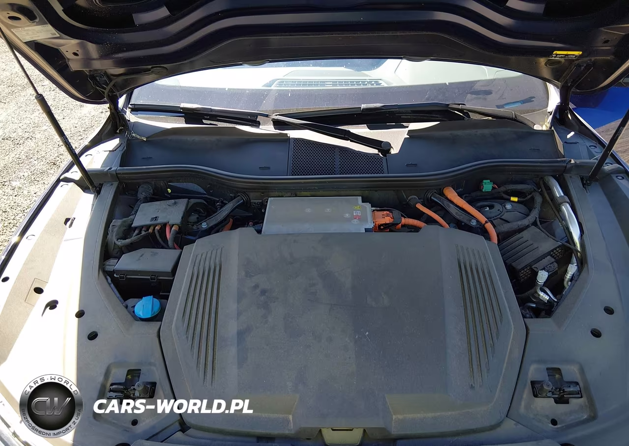 2023 Audi E-Tron Premium Plus Quattro VIN:WA1LAAGE1PB014550 - 10