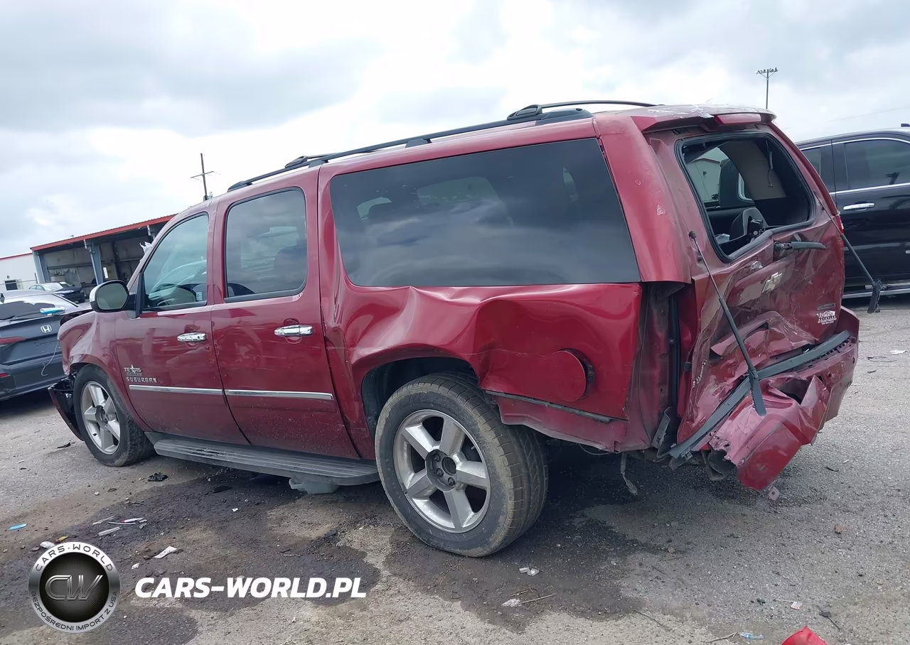 2011 Chevrolet Suburban 1500 Ls VIN:1GNSCHE02BR217921 - 14
