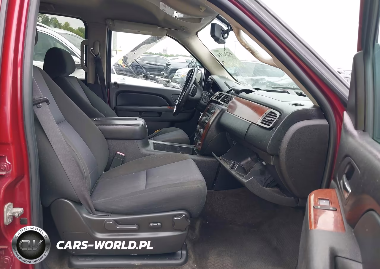 2011 Chevrolet Suburban 1500 Ls VIN:1GNSCHE02BR217921 - 5