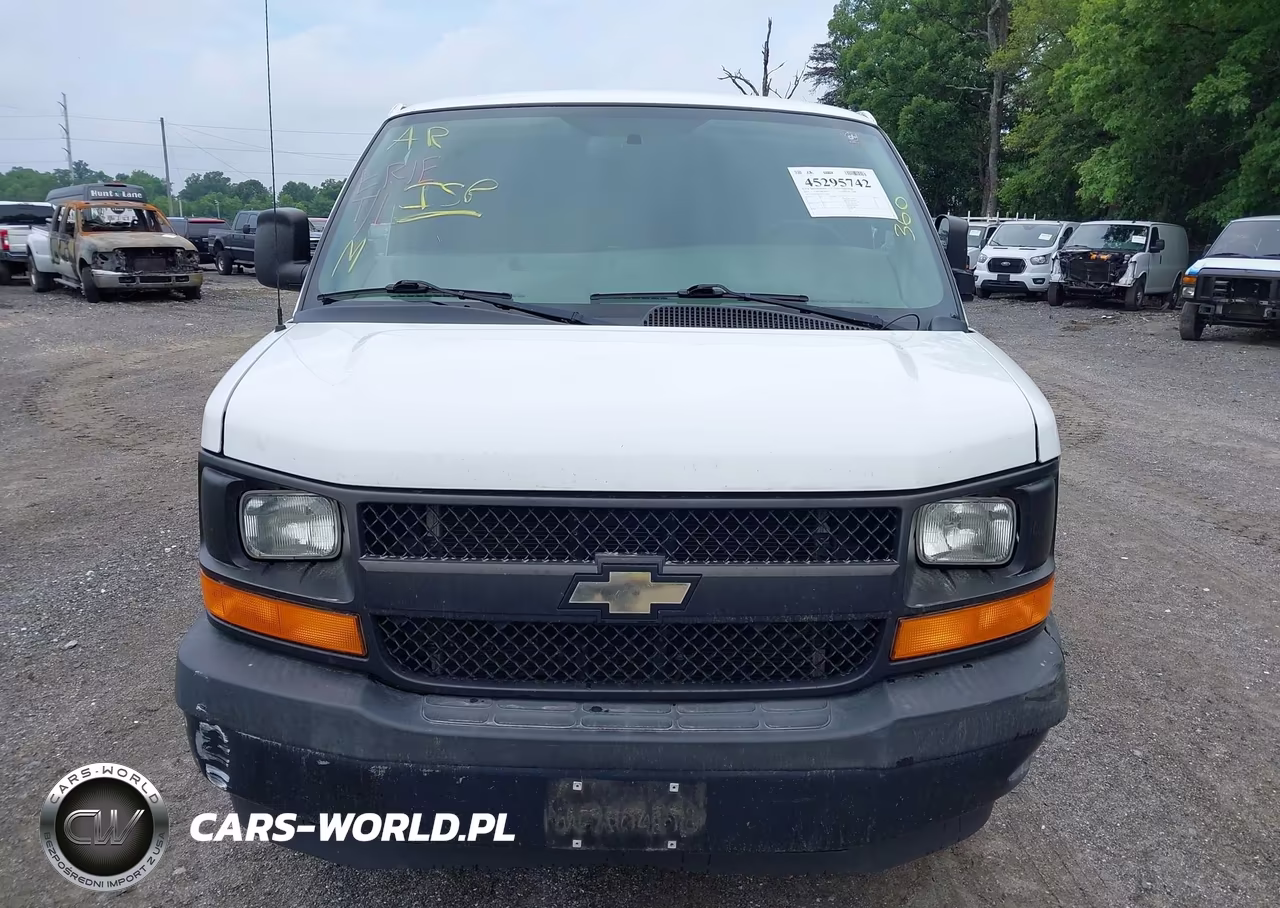 2017 Chevrolet Express 2500 Work Van VIN:1GCWGAFF5H1133852 - 12