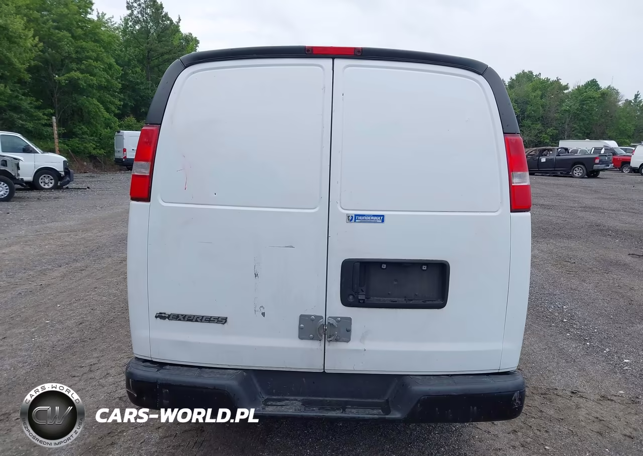 2017 Chevrolet Express 2500 Work Van VIN:1GCWGAFF5H1133852 - 16