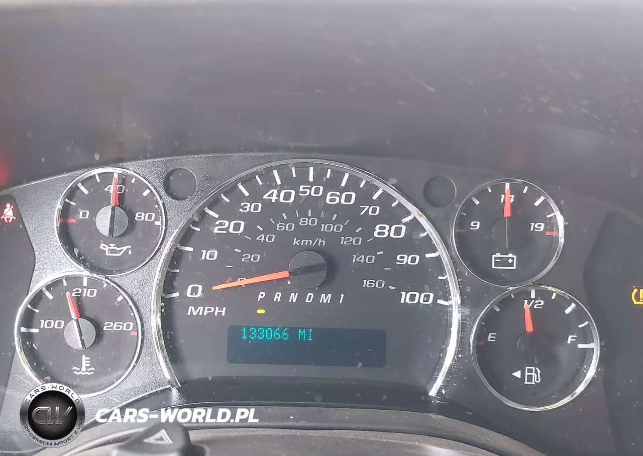 2017 Chevrolet Express 2500 Work Van VIN:1GCWGAFF5H1133852 - 7