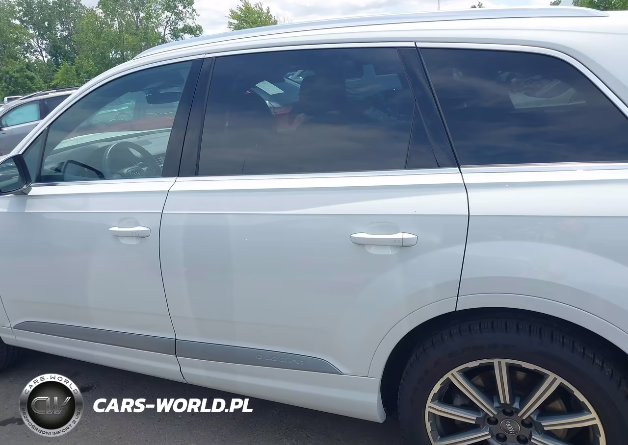 2017 Audi Q7 3.0T Premium VIN:WA1LAAF71HD053048 - 14