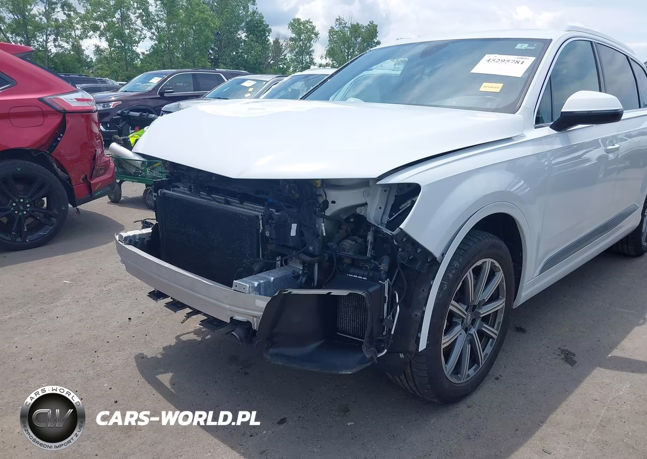 2017 Audi Q7 3.0T Premium VIN:WA1LAAF71HD053048 - 6