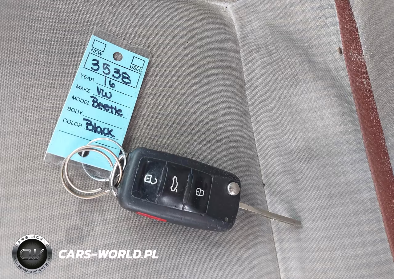 2016 Volkswagen Beetle 1.8T Classic VIN:3VWF17AT7GM634354 - 11