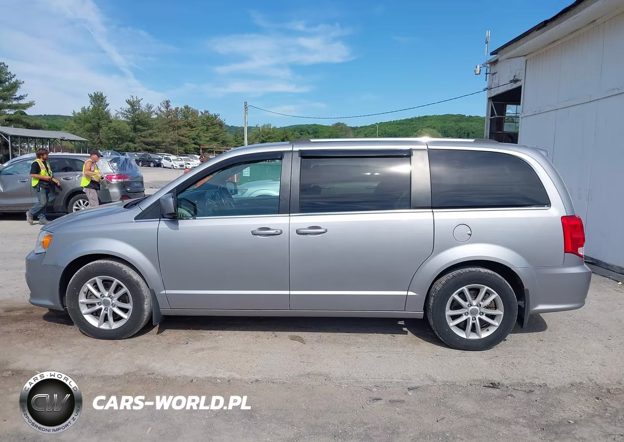 2018 Dodge Grand Caravan Sxt VIN:2C4RDGCG8JR209295 - 13