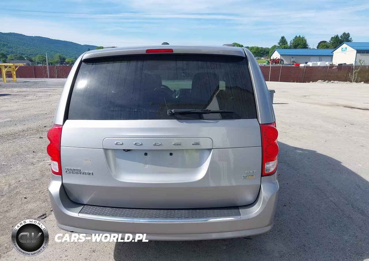 2018 Dodge Grand Caravan Sxt VIN:2C4RDGCG8JR209295 - 15