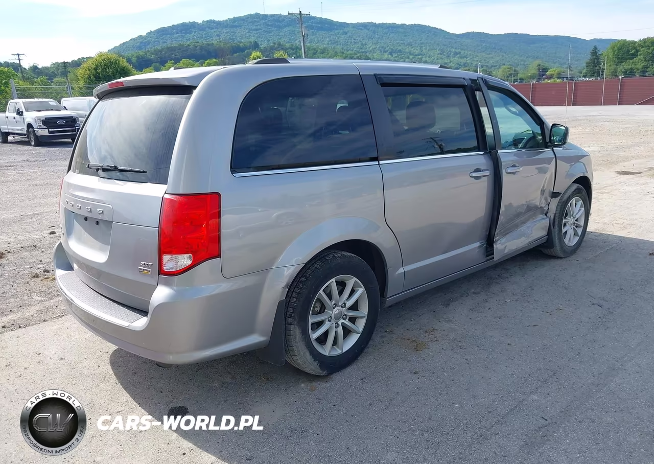 2018 Dodge Grand Caravan Sxt VIN:2C4RDGCG8JR209295 - 4