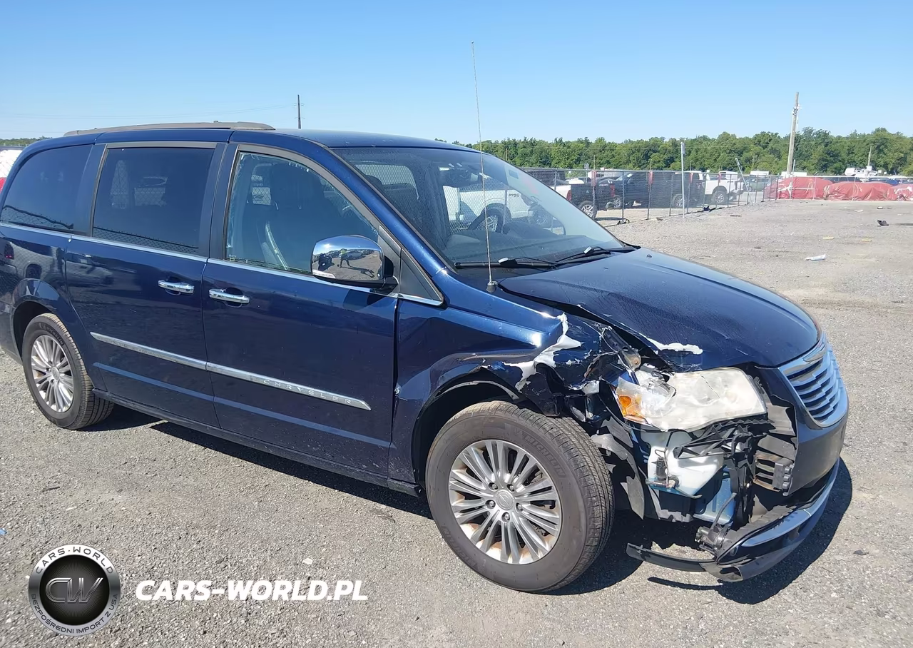 2015 Chrysler Town & Country Touring-L – zdjęcie 1 z 16