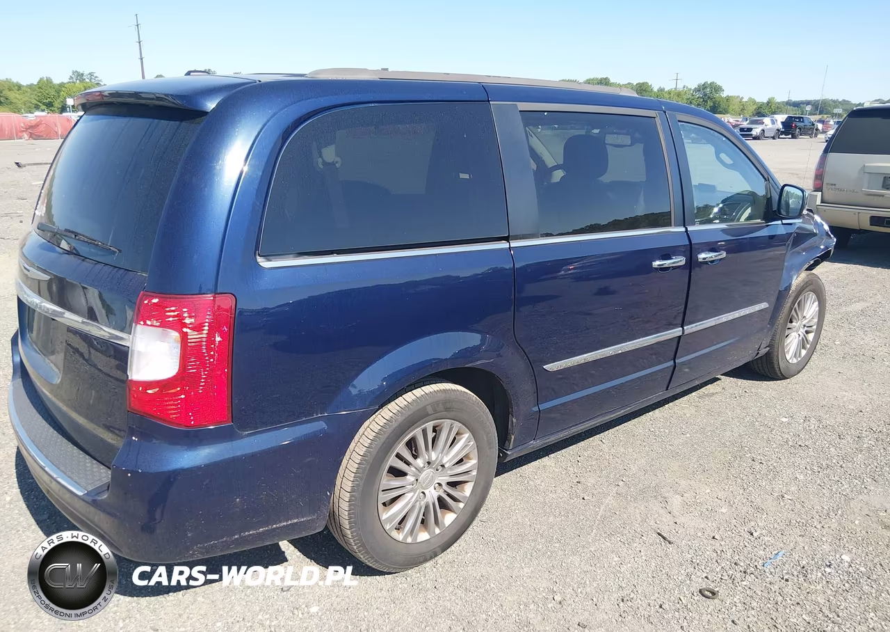 2015 Chrysler Town & Country Touring-L VIN:2C4RC1CG4FR513697 - 4