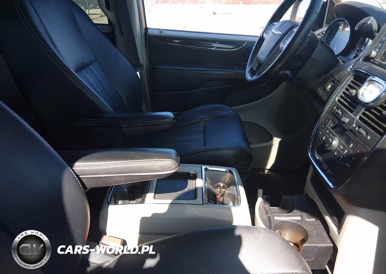 2015 Chrysler Town & Country Touring-L VIN:2C4RC1CG4FR513697 - 5