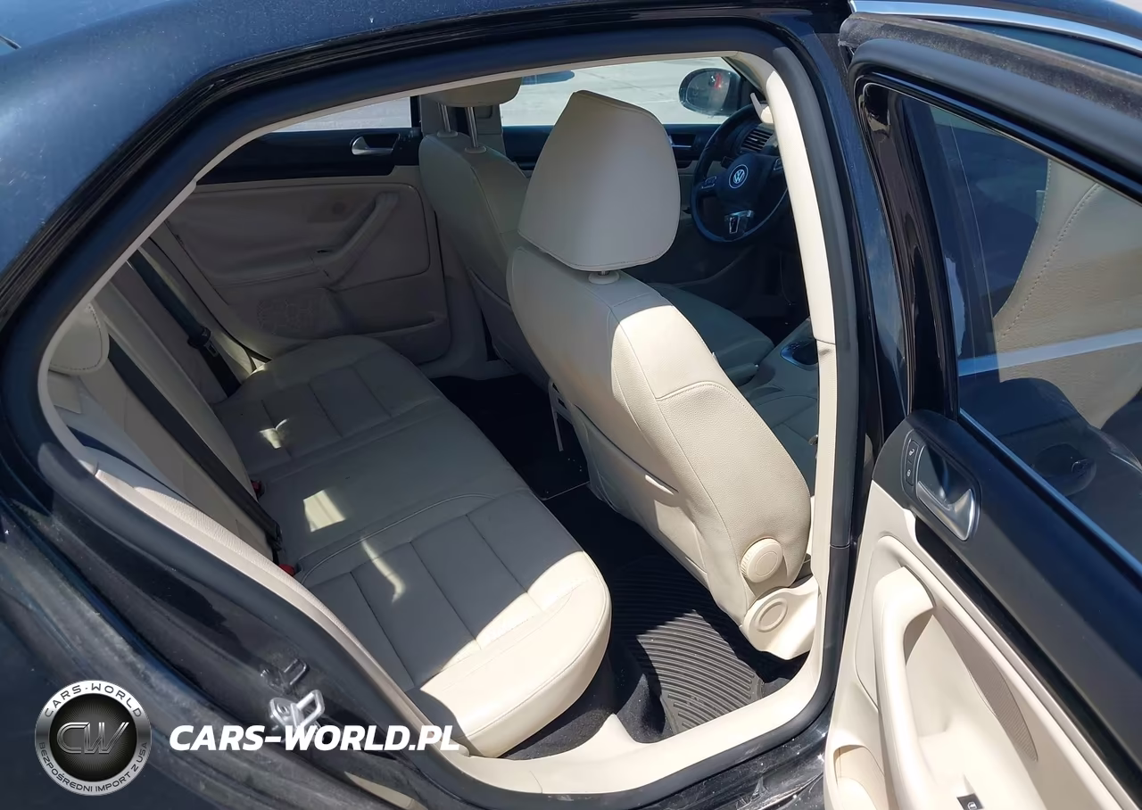 2010 Volkswagen Jetta Tdi VIN:3VWRL7AJ9AM128134 - 8