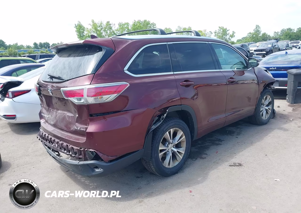 2015 Toyota Highlander Xle V6 VIN:5TDJKRFH3FS136340 - 4