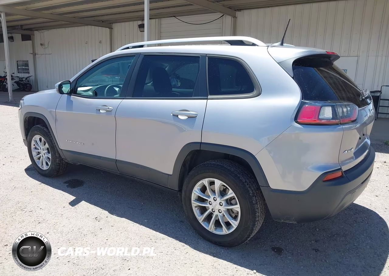 2020 Jeep Cherokee Latitude 4X4 VIN:1C4PJMCBXLD643372 - 3