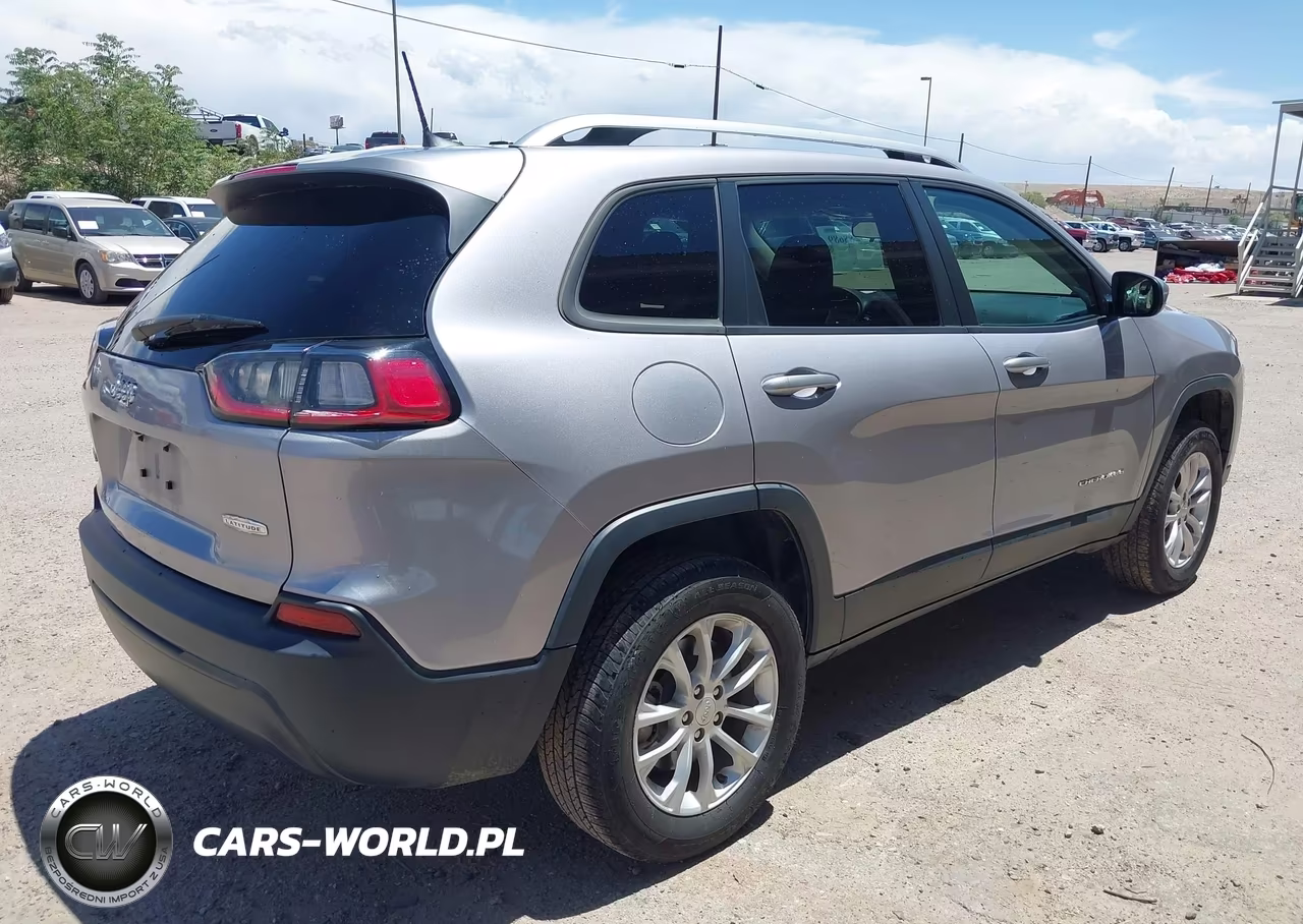 2020 Jeep Cherokee Latitude 4X4 VIN:1C4PJMCBXLD643372 - 4