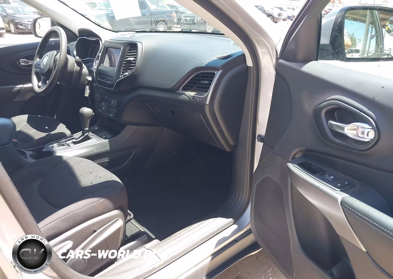 2020 Jeep Cherokee Latitude 4X4 VIN:1C4PJMCBXLD643372 - 5