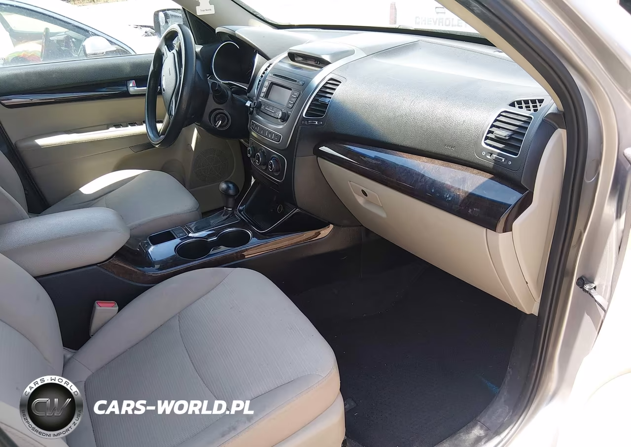 2015 Kia Sorento Lx V6 VIN:5XYKTDA78FG653763 - 5