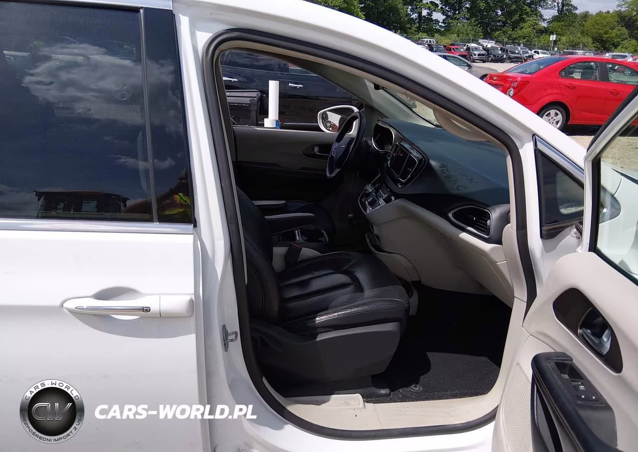2018 Chrysler Pacifica Touring L VIN:2C4RC1BG9JR110549 - 5